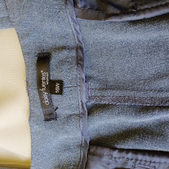 Daisy Fuentes Charcoal gray comfy work pants, 16W - Picture 3 of 5